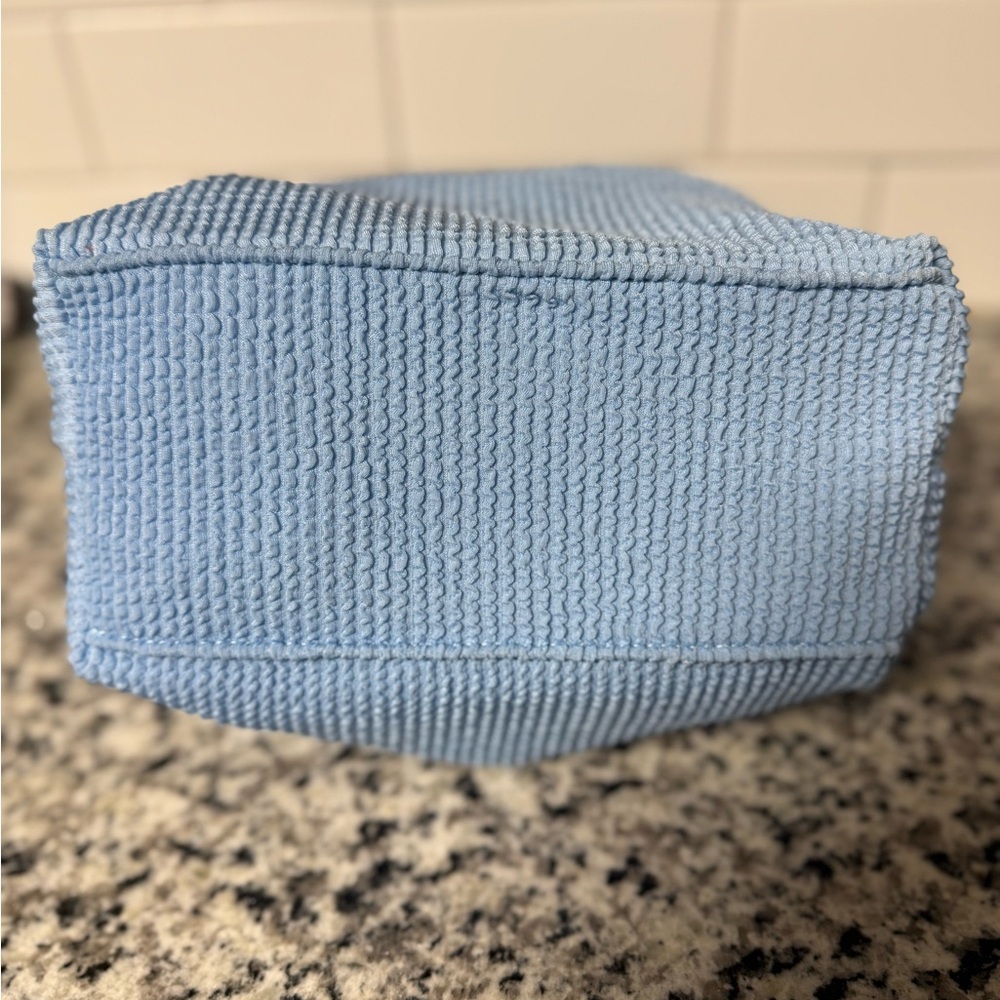 Kate Spade Make-up/accessory Textured Blue Bag - Picture 3 of 5